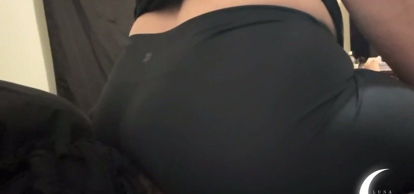 Bubbly short farts PAWG