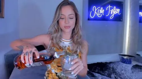 kimtylor_ cam8