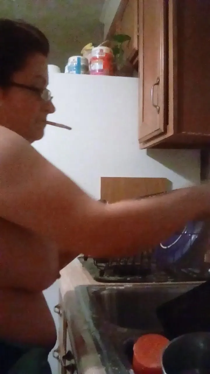 goddess cherry nicks fat slut washes dishes wtittes out xxx video