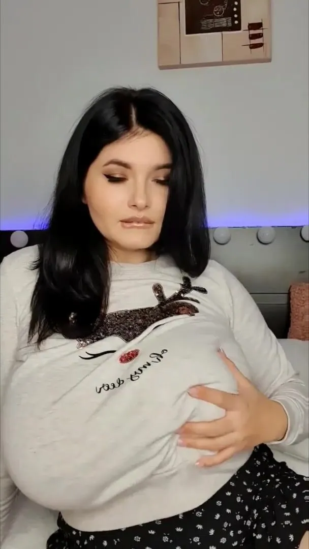 Busty Ema Short cam video