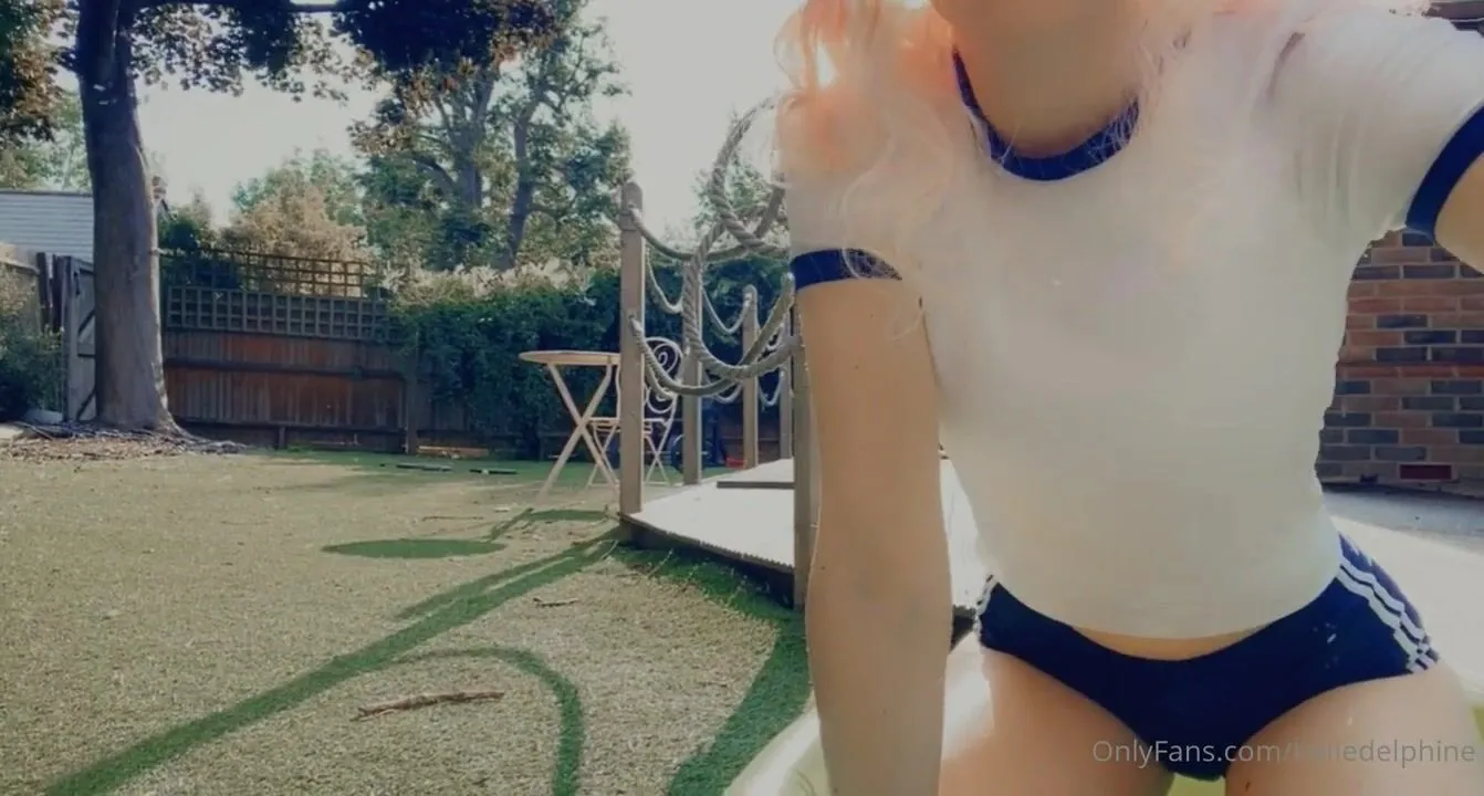 Belle Delphine 10 08 2020_Belle_With_Her_Dog premium porn video