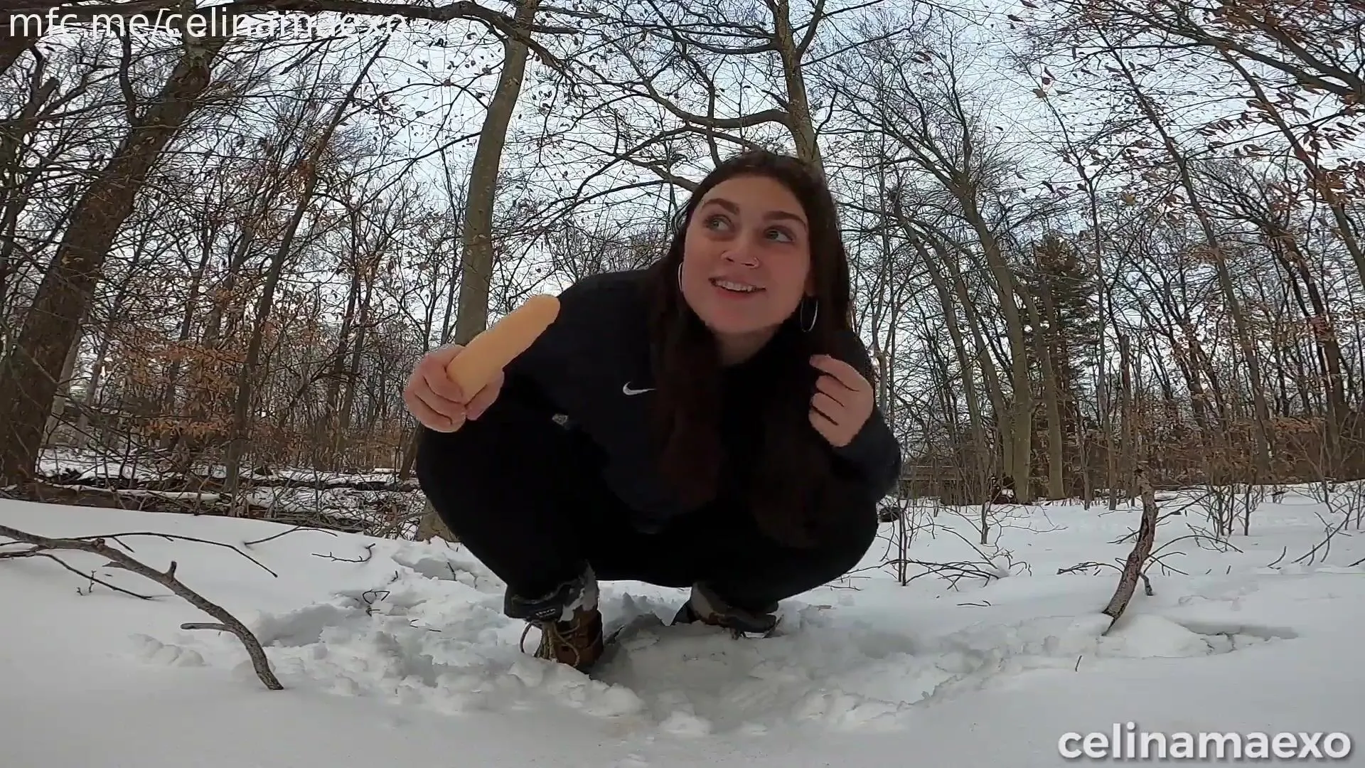 celinamaexo fucking myself in the snow mfc share premium xxx porn video