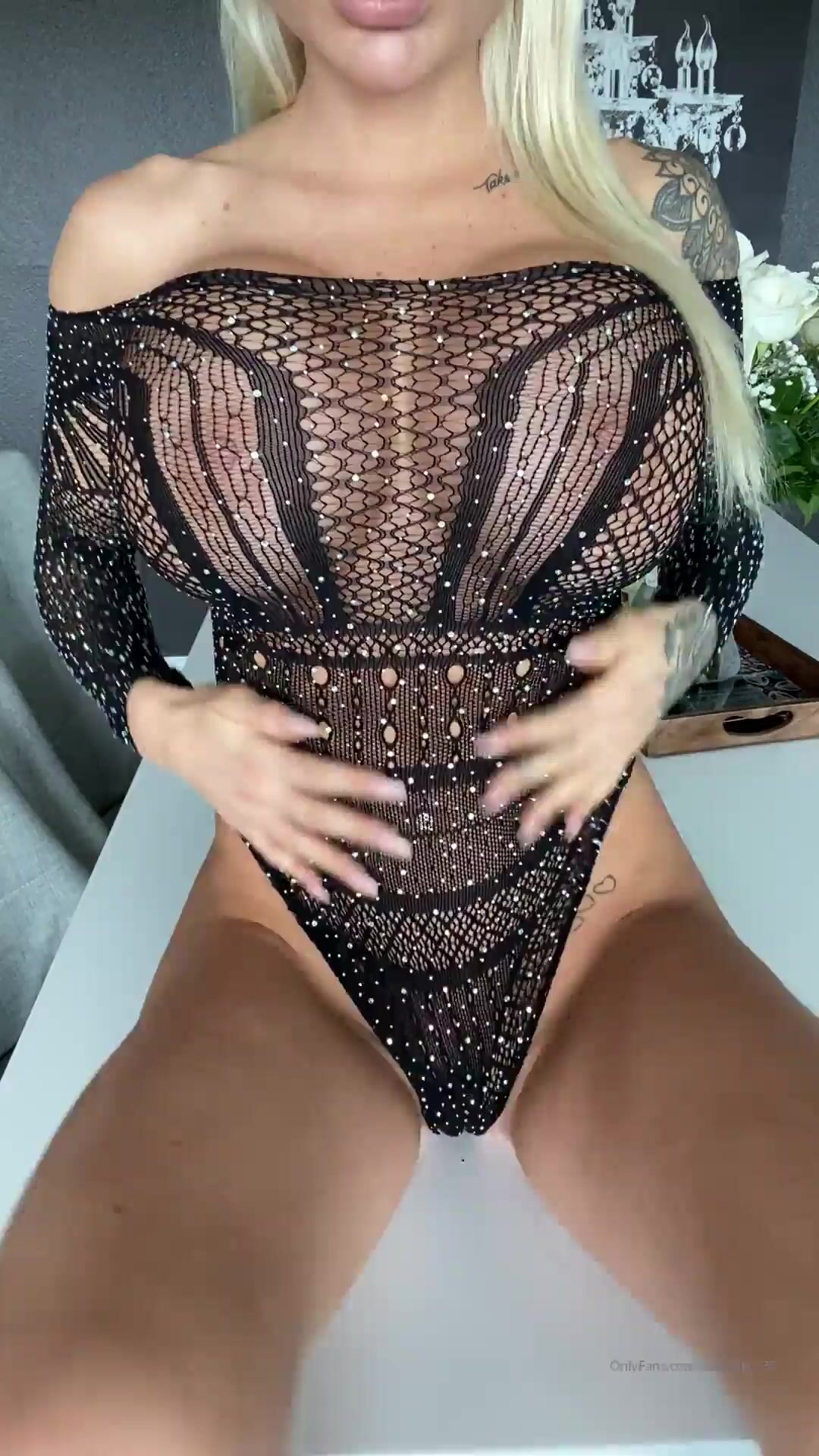 Jessicakes33 gosh i love sexy see through lingeries
