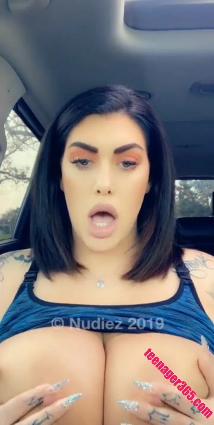 ana lorde enjoy my new toy in a public parking lot 2020/04/16