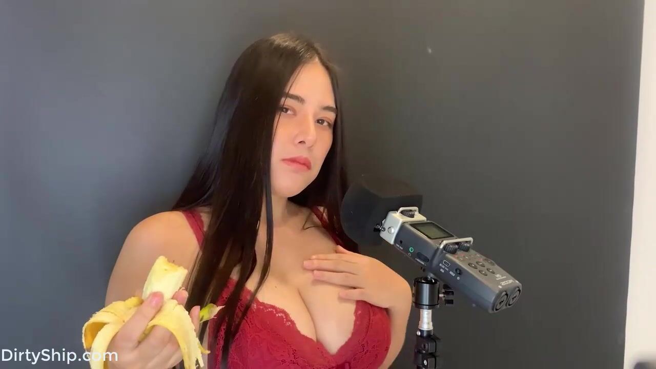 Asmr wan sucking a banana videos leaked