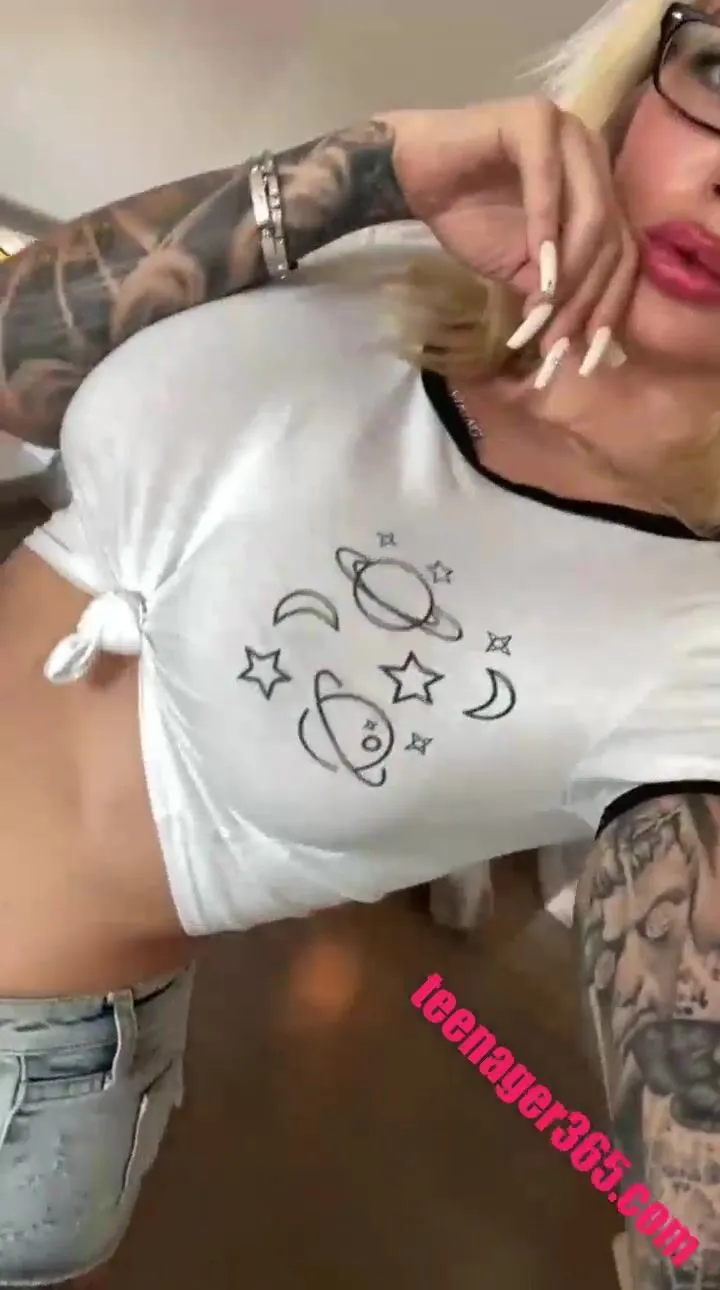 viking barbie uncle fucks her hard on the stairway w/ a belt around her neck 2020/08/19