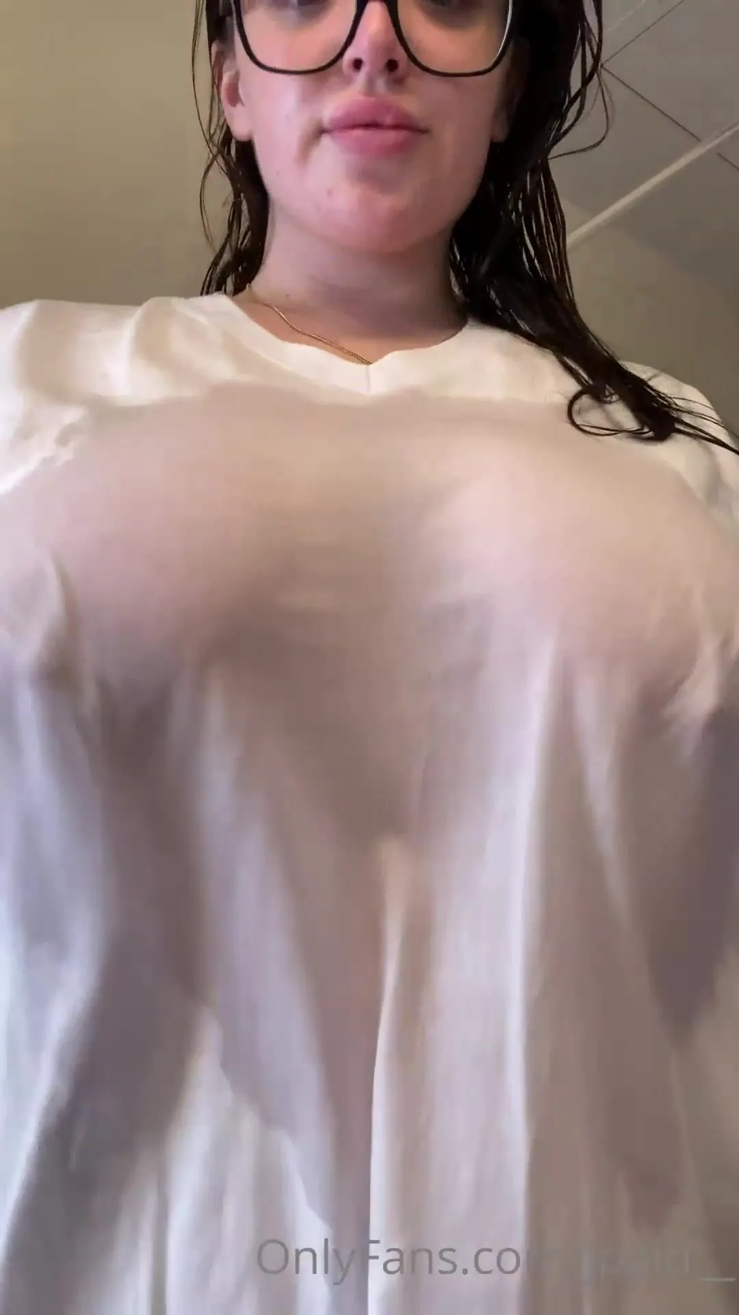 jpaid 16 05 2020 39889461 sexy wet tshirt time i want 50 likes then i ll onlyfans xxx porn videos