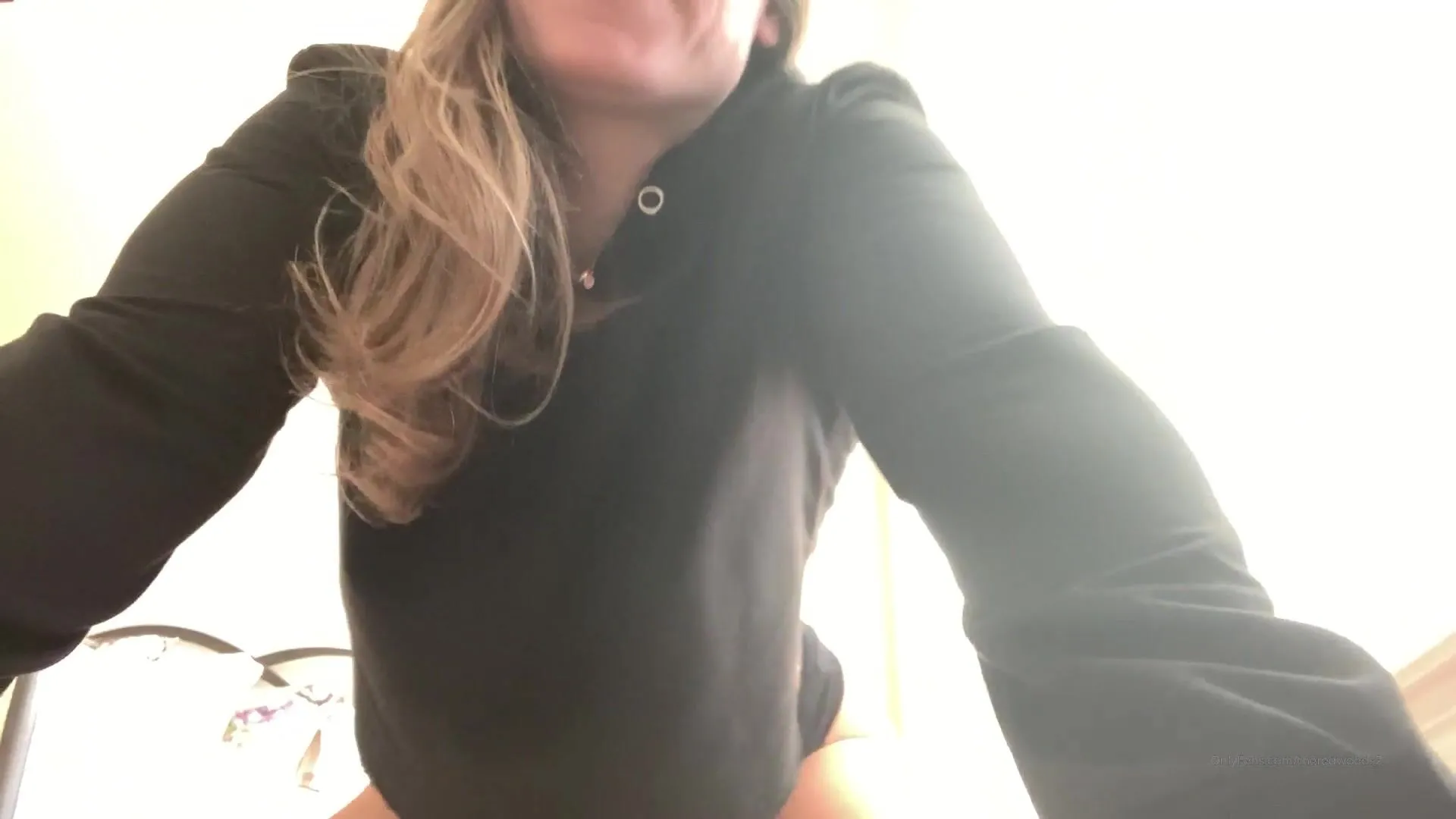 mrsredwood oh no i am missing the bottom half of this sweater my nipples are showing oops onlyfans leaked video