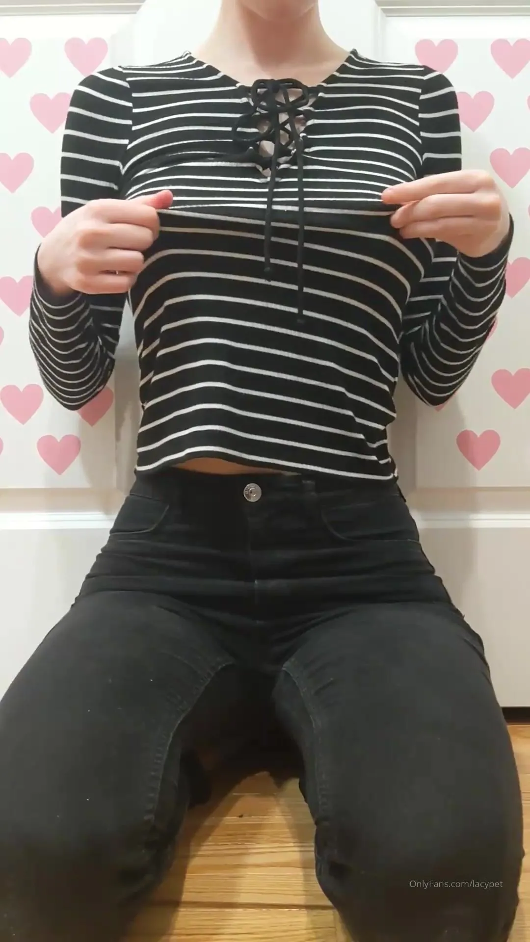 lacypet 6 hours left to vote for me in the apclips valentine s day