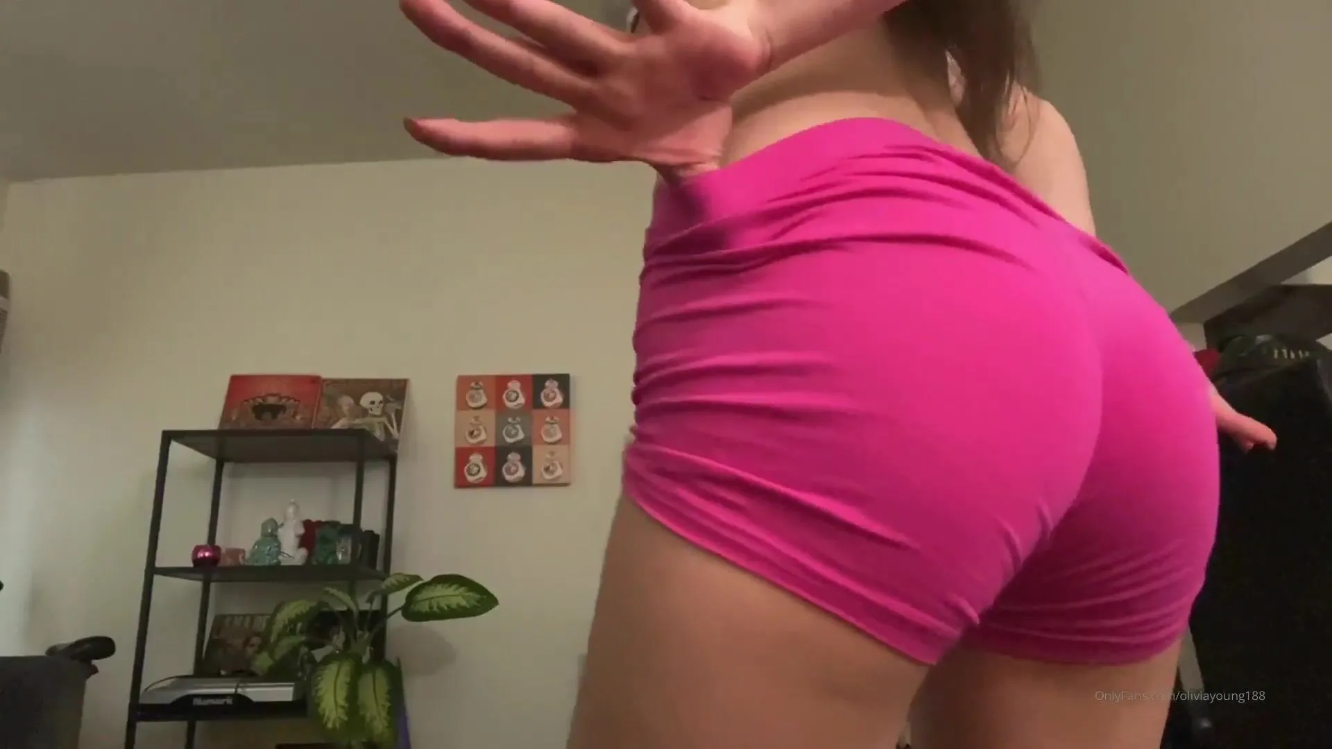 oliviayoung188 after workout ass worship i m working on my booty