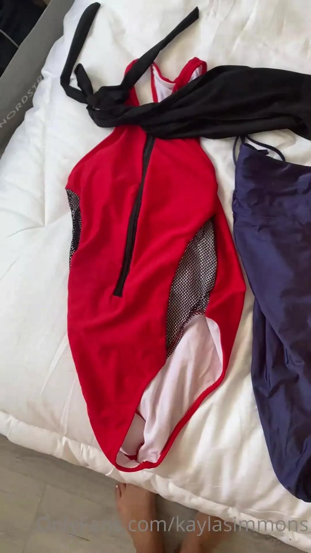 kaylasimmons you know the drill help me decide what to