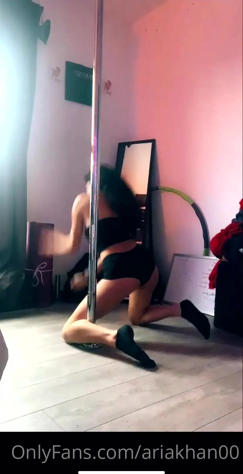 ariakhan00 watch me shake my ass