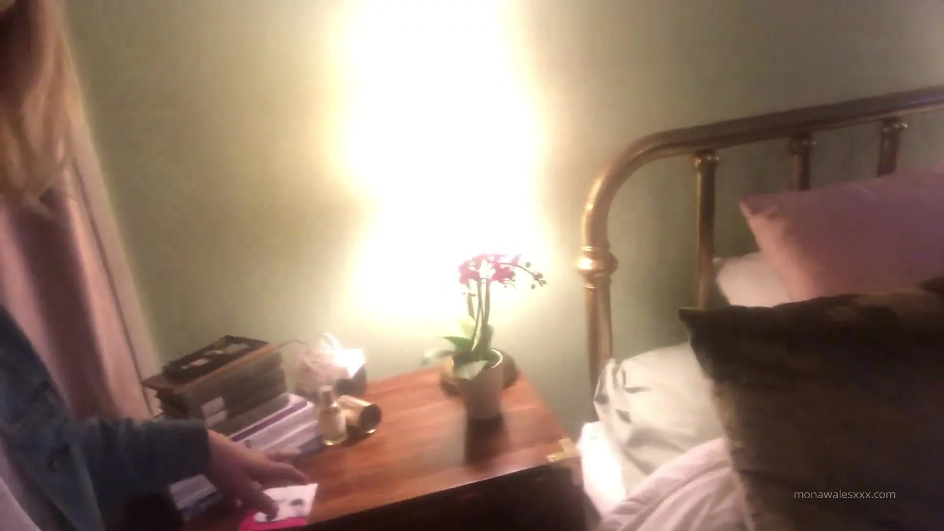 monawalesxxx update today i cleaned my bedroom and i give you a t