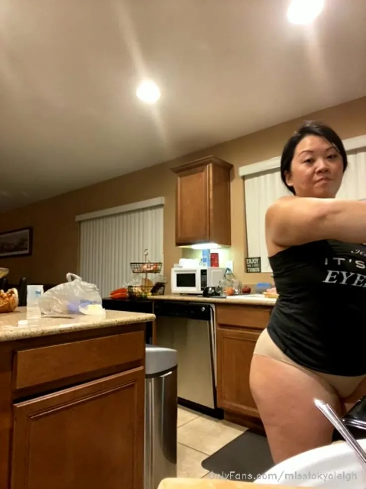 misstokyoleigh cam porn stream started at 09 28 2020 03 39