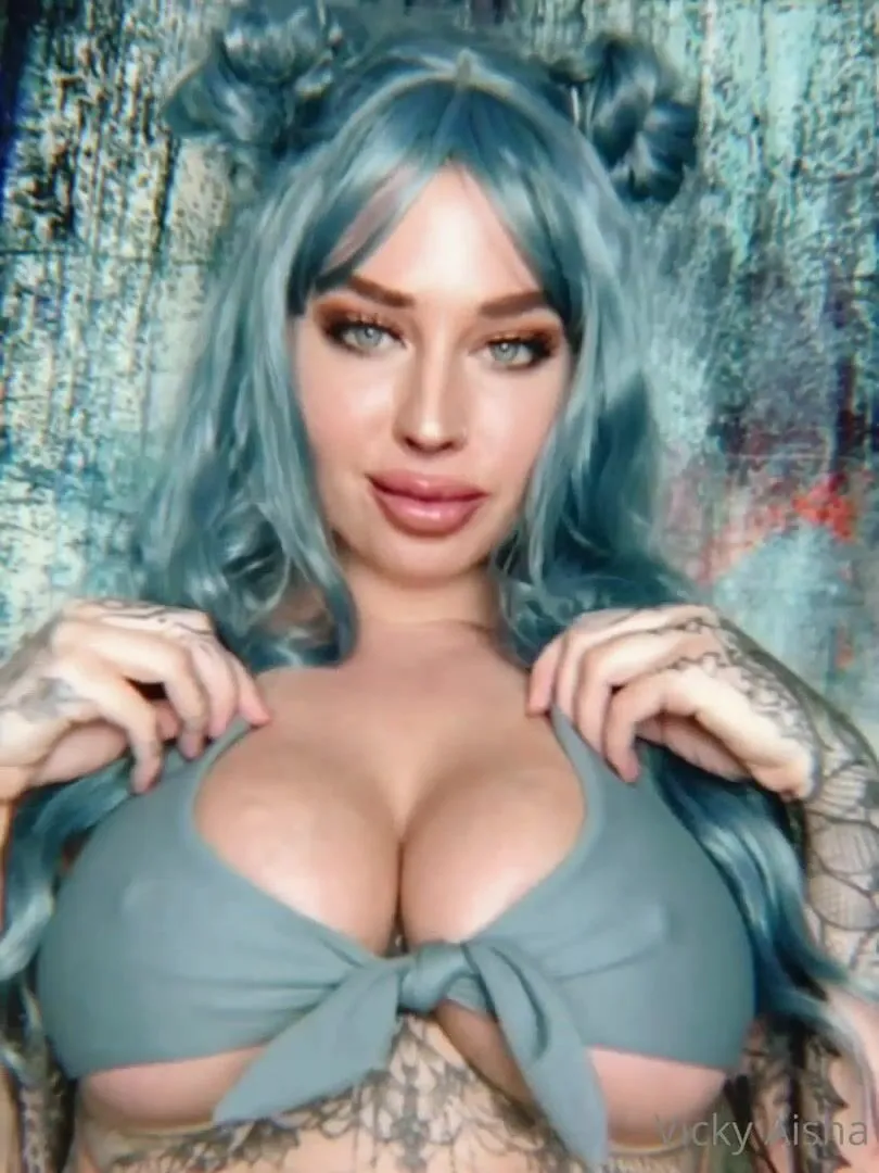 vickyaisha if you liked the blue wig photos you ll love this strip