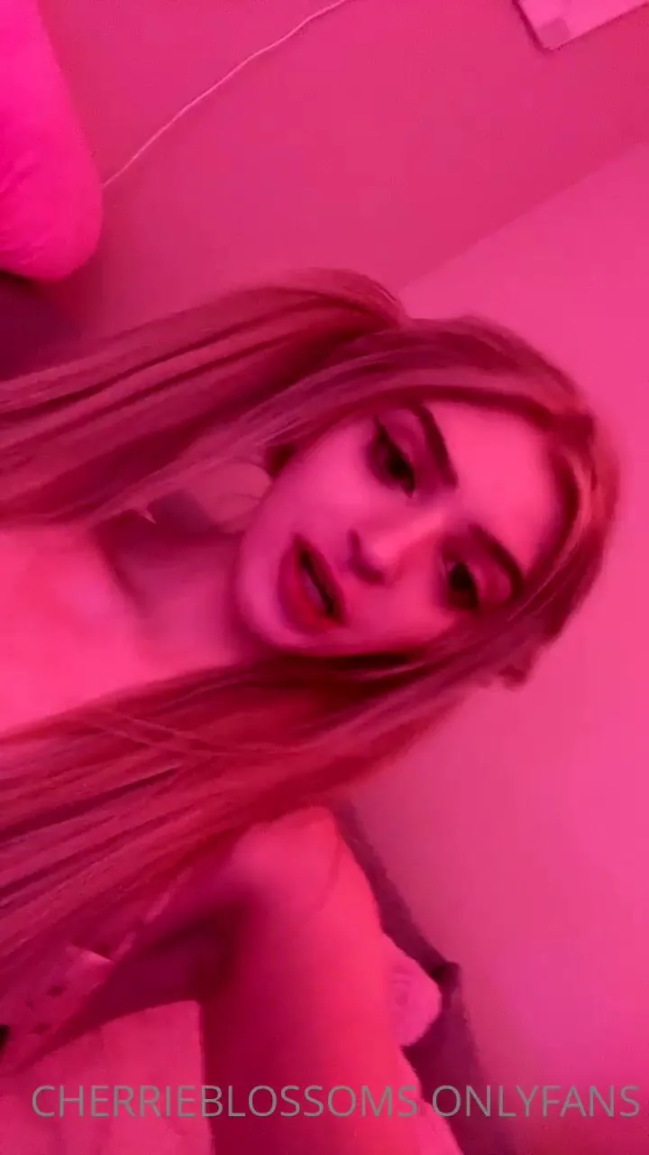 CherrieBlossoms OnlyFans 2020 12 31_1998675482_its_not_a_nudie_or_porn,_but_i_wanted_to_give_you_guys_a_little_personal_message Video