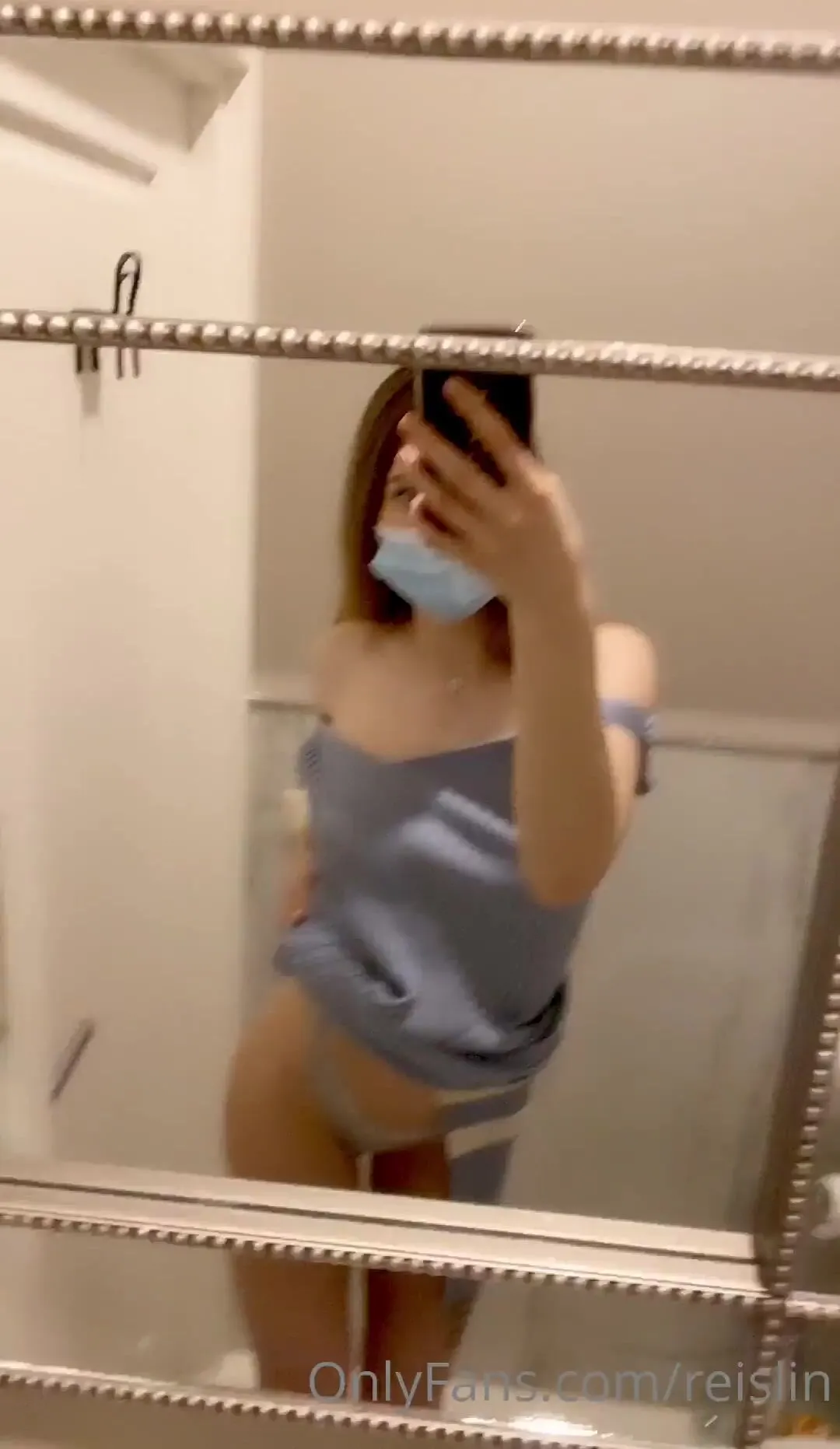 reislin I like to be naughty in a restaurant bathroom. And you