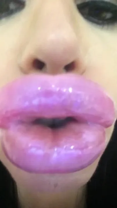 Realsilconebunny lips