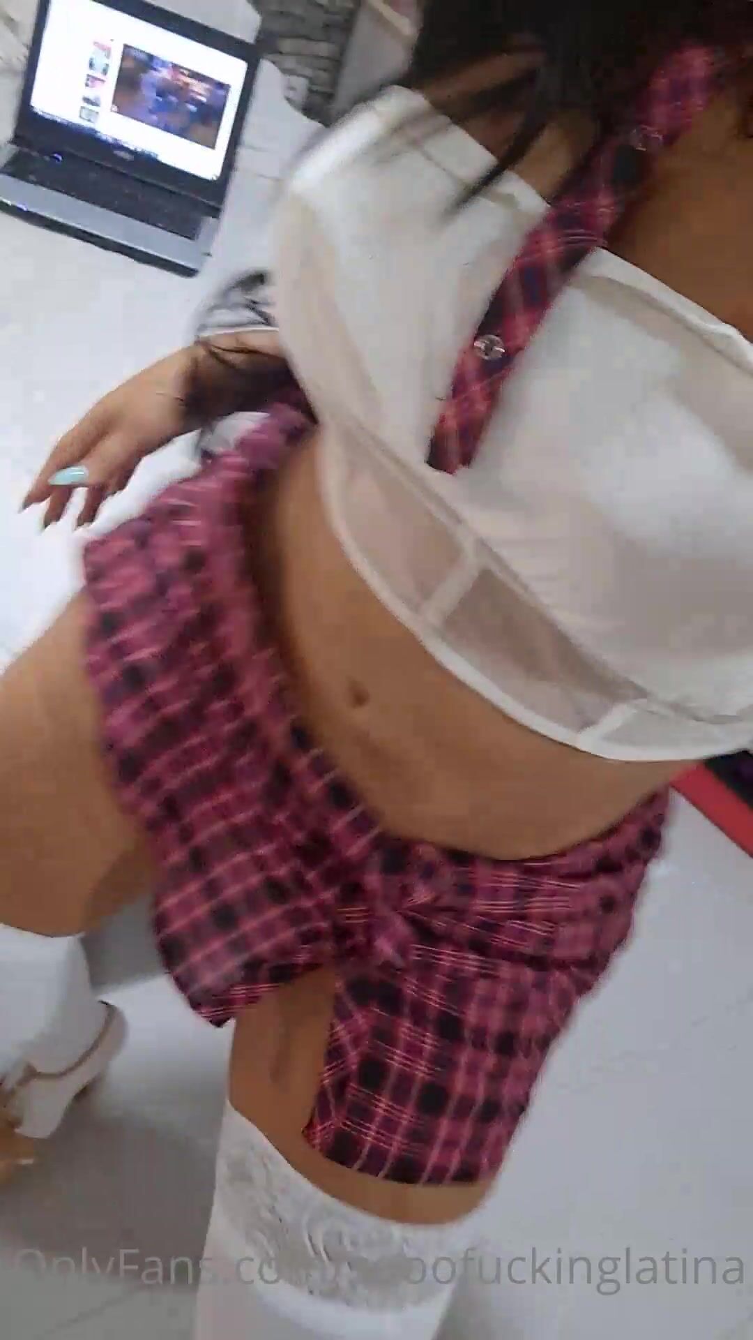 Deliciusskarla ven a jugar con tu sexy colegiala onlyfans xxx videos