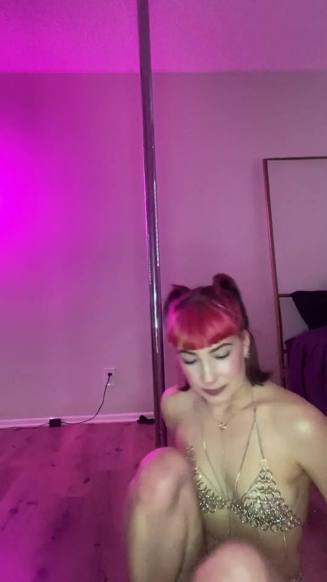 hankiepankie to make up for onlyfans glitching here s me getting very tipsy by myself pretending i onlyfans xxx videos