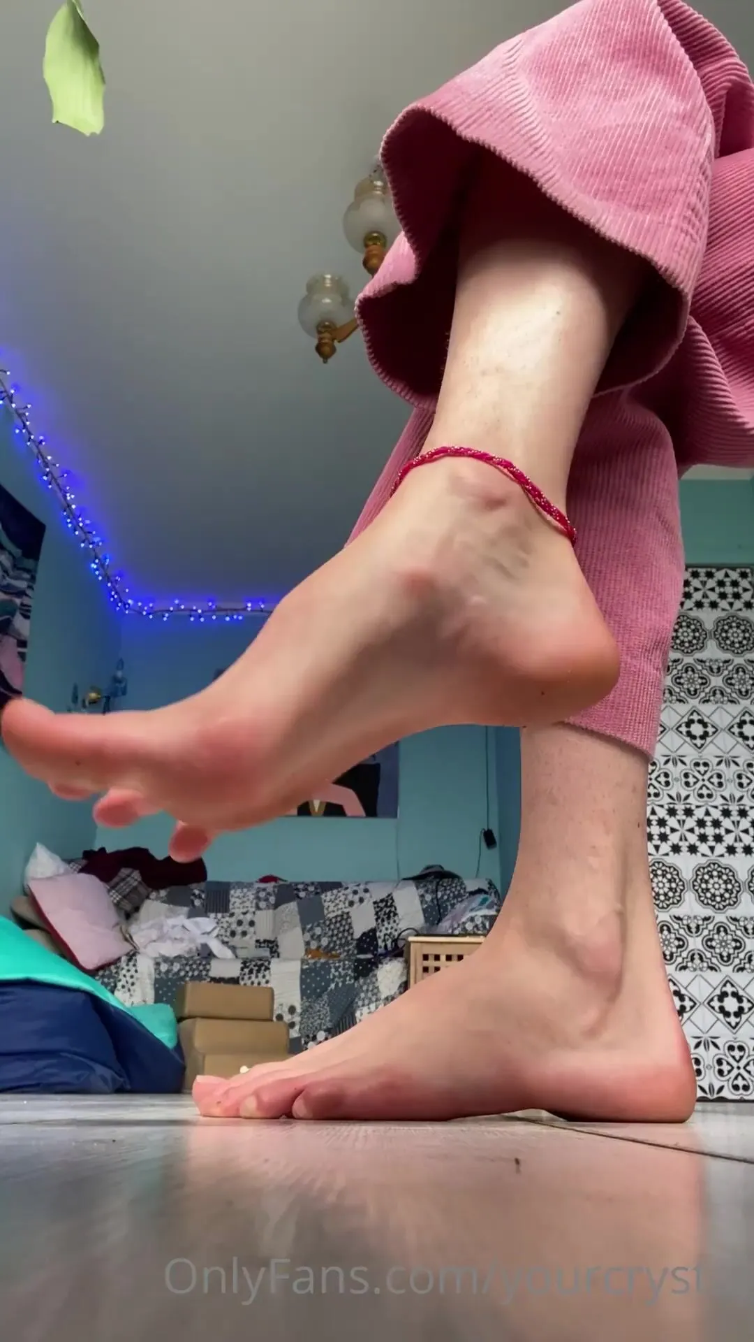 avrorapeach just show u my dirty feet yourcrystal onlyfans xxx videos