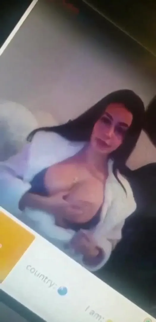 Omegle leaks  boobs