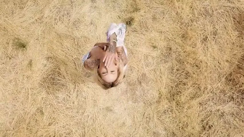 TINA LOUISE IN THE DESERT