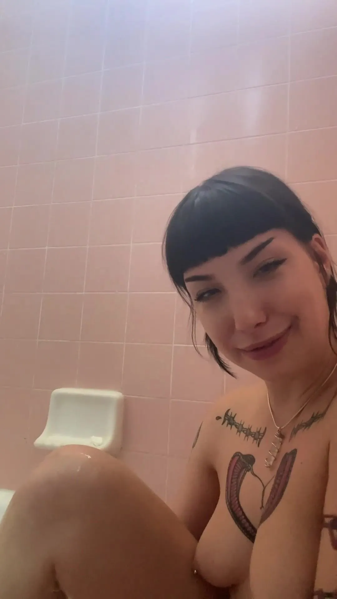hankiepankie showering and chatting w u about nothing 3 haven t done this in 4ever but ppl always sa xxx onlyfans porn video