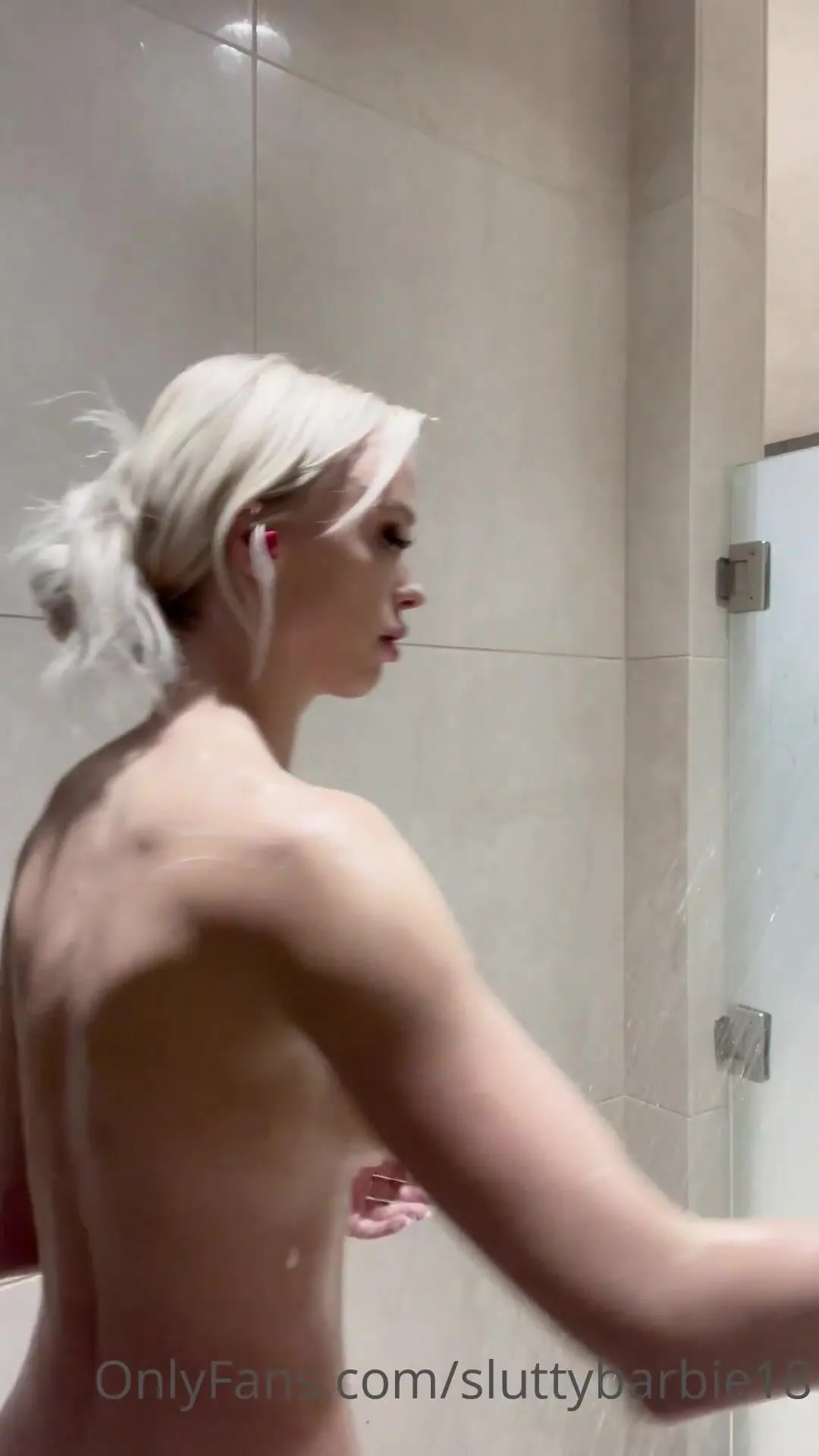 badlittlebarbie18 hurryy did you hear you guys better buy my sextapes and explicit content before onl xxx onlyfans porn video