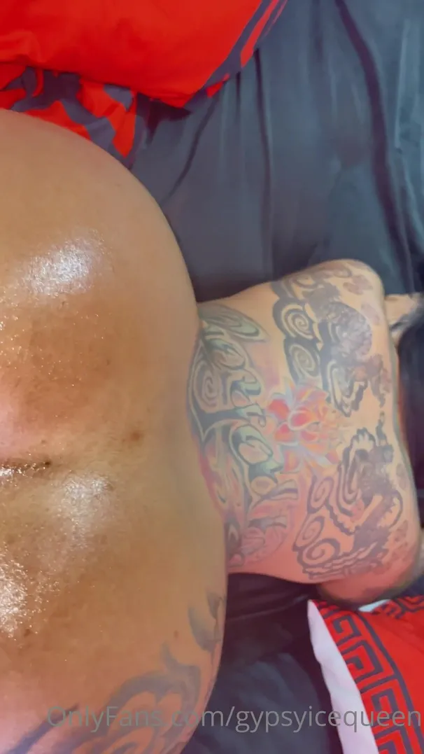 Gypsyicequeen backshot cum on ass