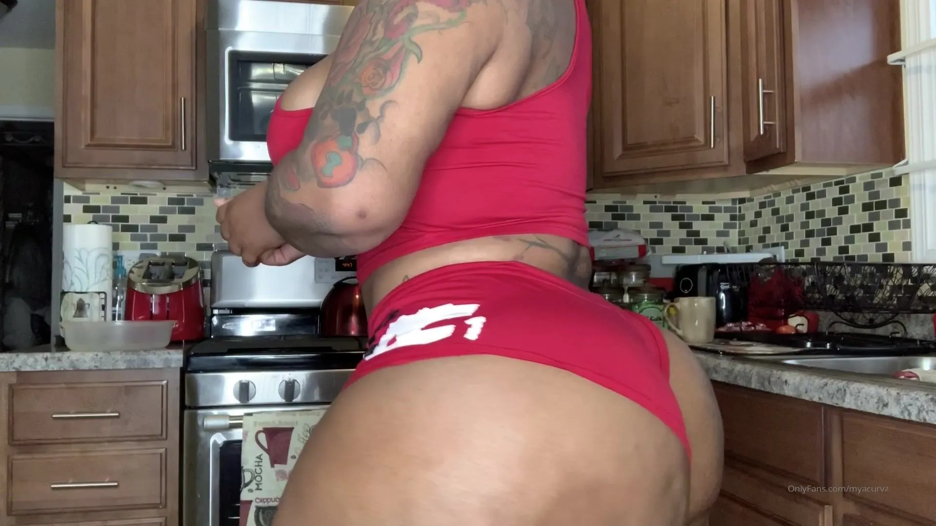 Big ass mya curvz