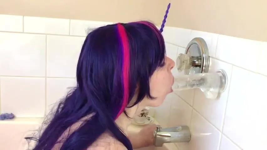 sparklebutt (charleymoo) - Twilight's Erotic Bath