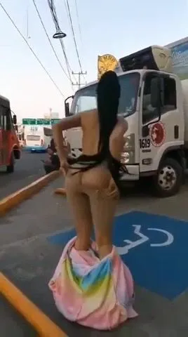 Giselle Montes strips in public