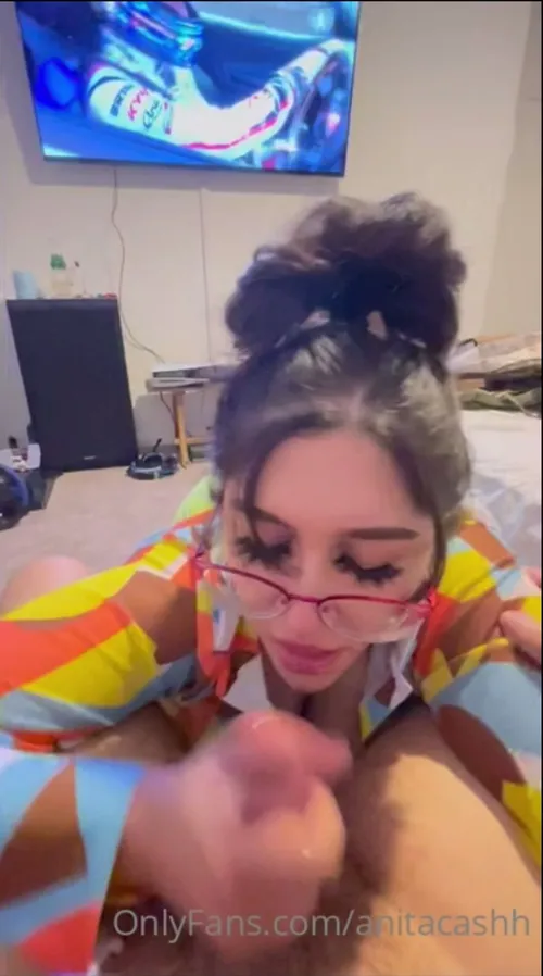 AnitaCash tittyfuck