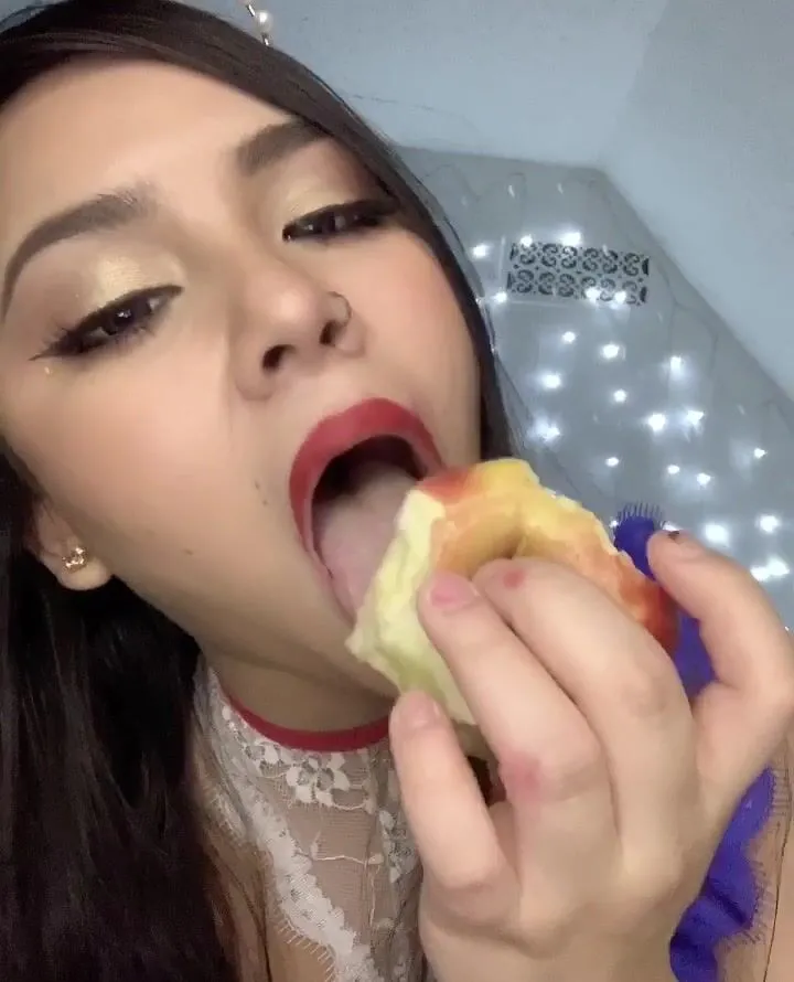 onlymiah Extra post. Tip $3 if you want more sexy ASMR fruit eating content xxx onlyfans porn video