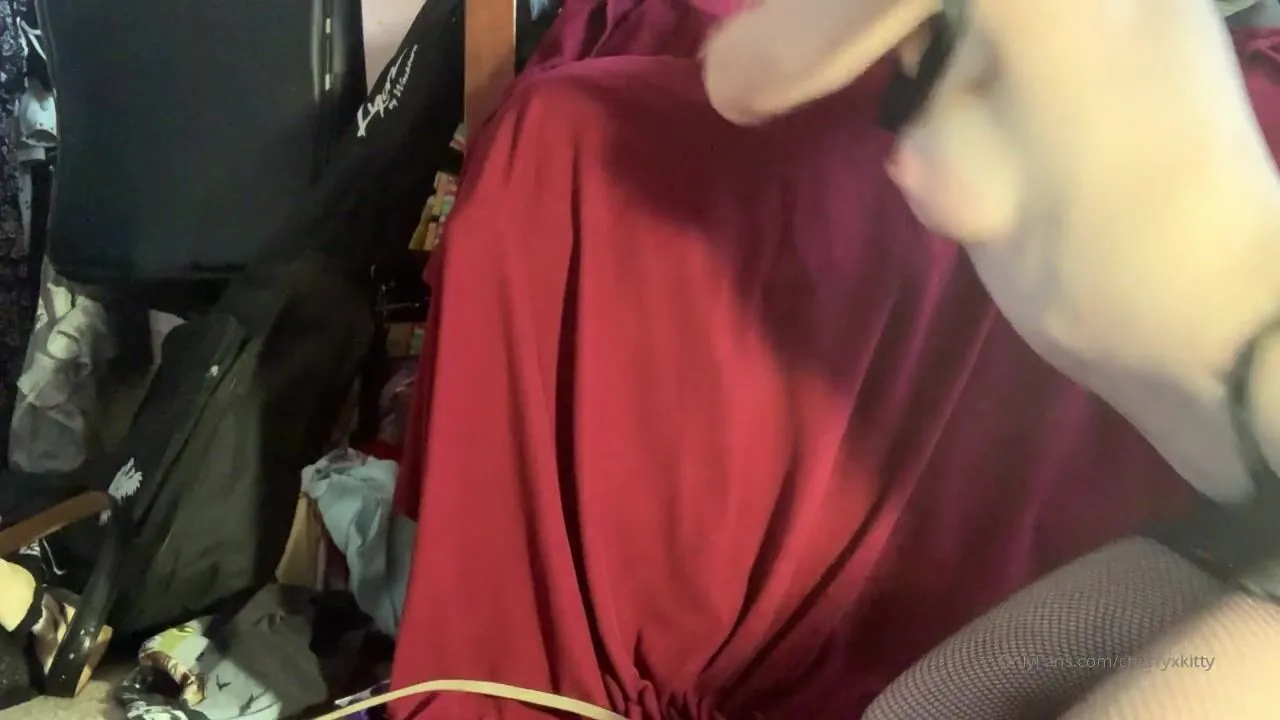 cherryxkitty grip me spank me & fuck me like u can t live without it. xxx onlyfans porn video