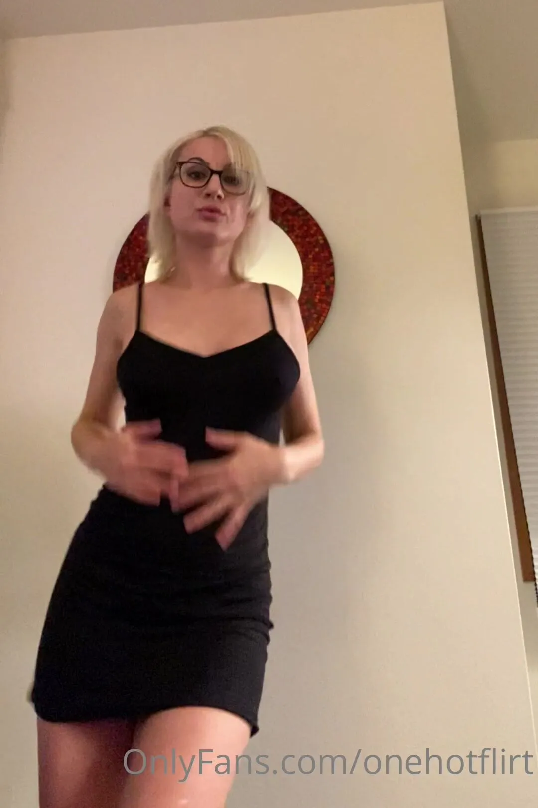 onehotflirt Thank you Santa for my early present xxx onlyfans porn video