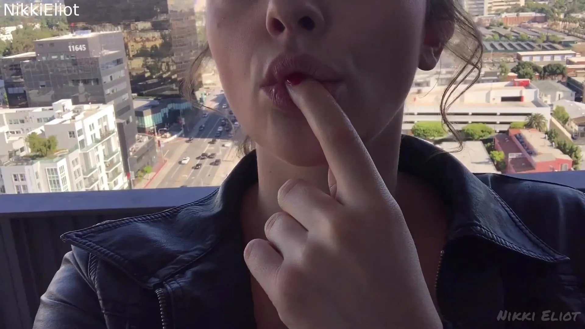 Nikkieliot - On The Balcony