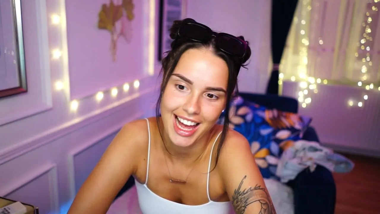 cinnabellee MFC xxx nude webcams