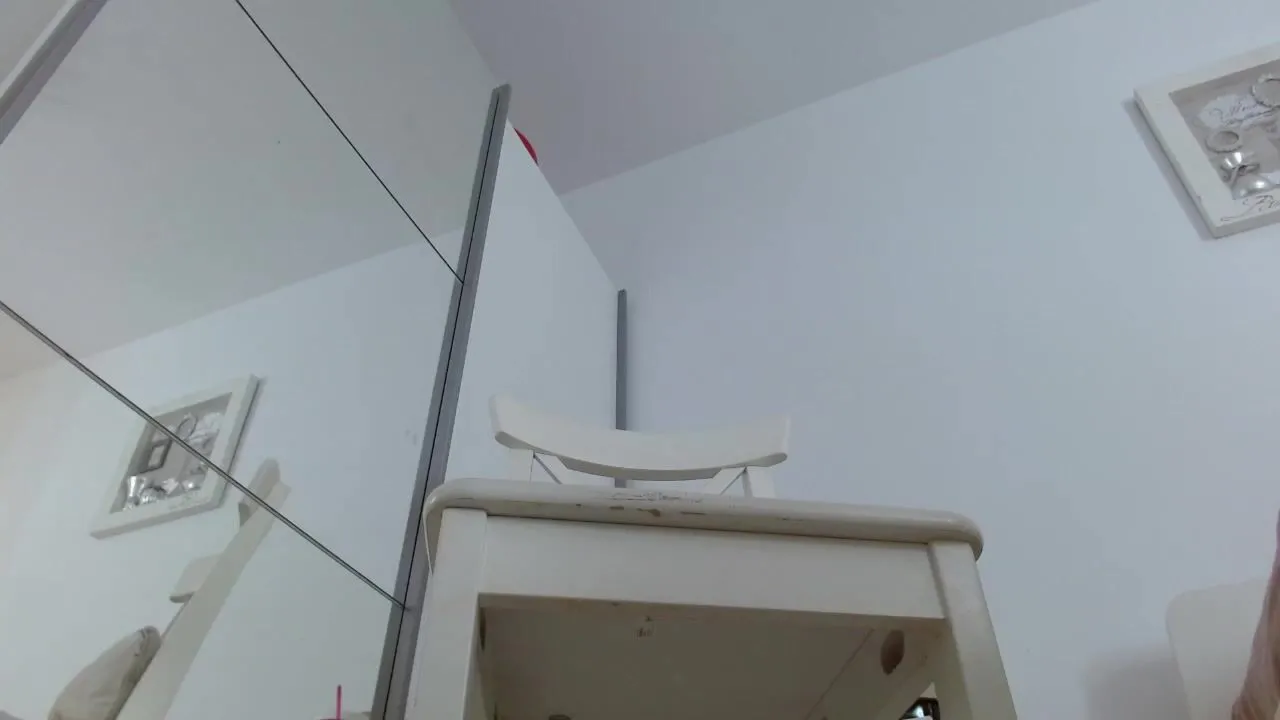 Aly_Ravennx MFC naked cam porn videos