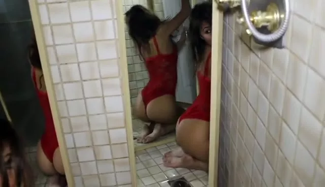 SandraPopa red lingerie MFC camgirl Cam4bucks sex
