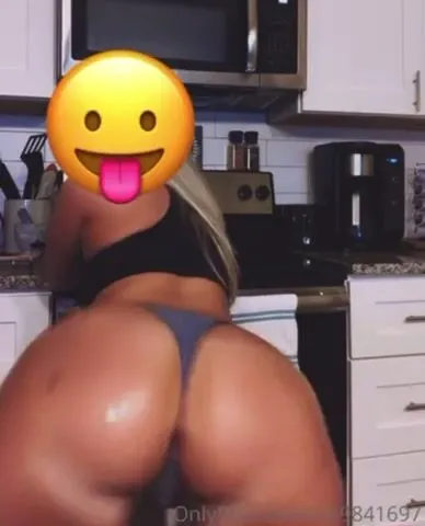 Ashley Rey fat ass twerk