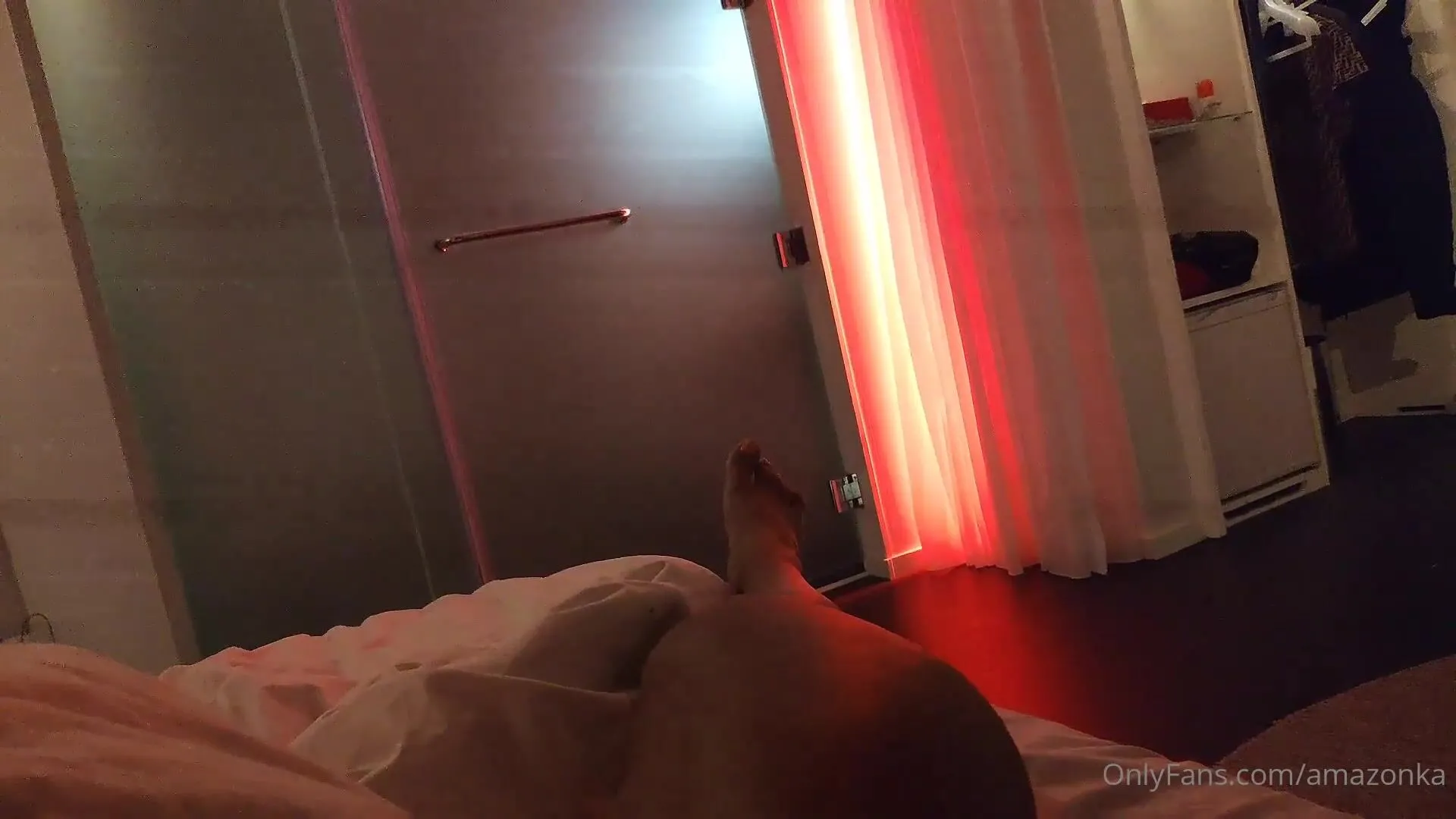 amazonka flex & touch legs in bed xxx onlyfans porn videos