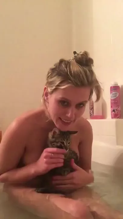 Sasha Heart bathes the cat premium free cam snapchat & manyvids porn videos