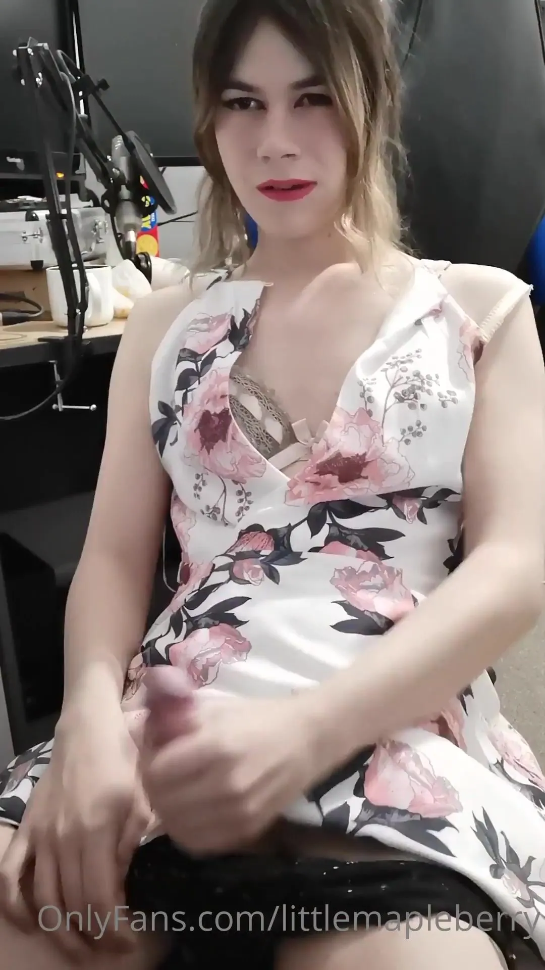 Littlemapleberry Thank You For Subscribing Don T Let The Video Distract You From Seeing My Older Posts 3 xxx onlyfans porn videos