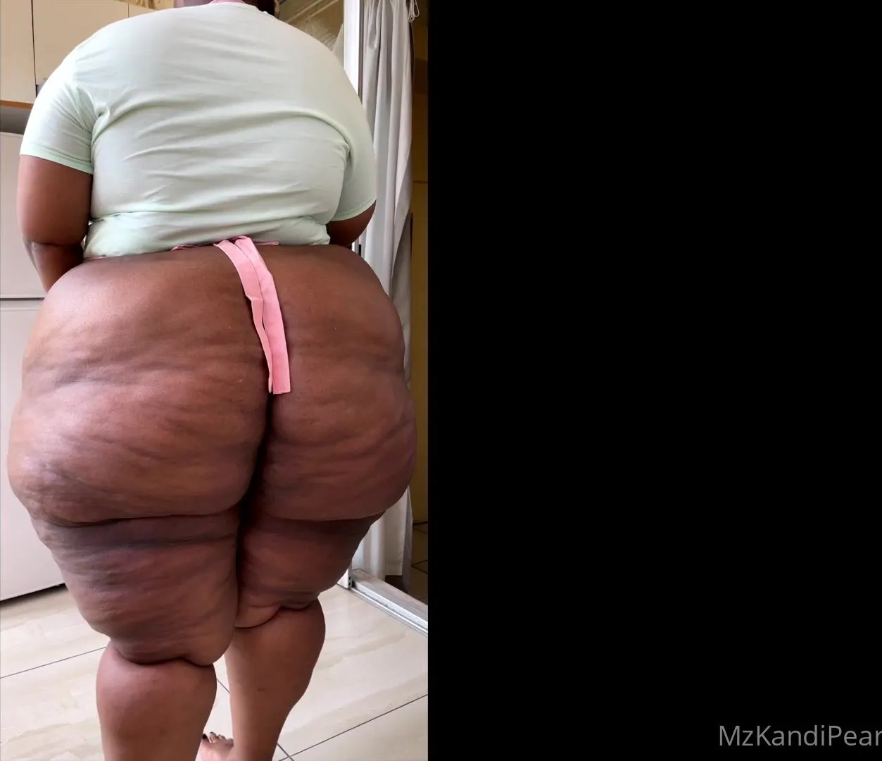 mzkandipear if my ass is out i m being recorded. my man is obsessed w/ my booty. xxx onlyfans porn videos