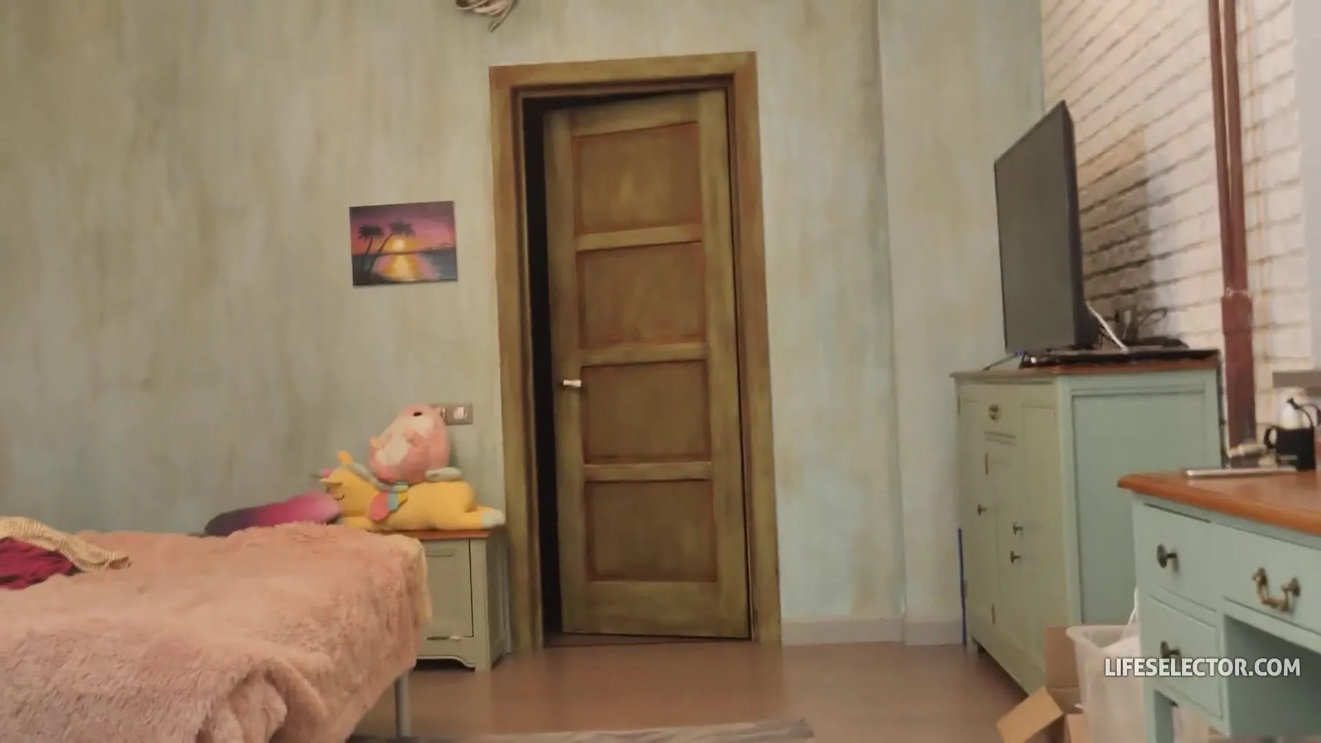 Leah Meow roomate POV