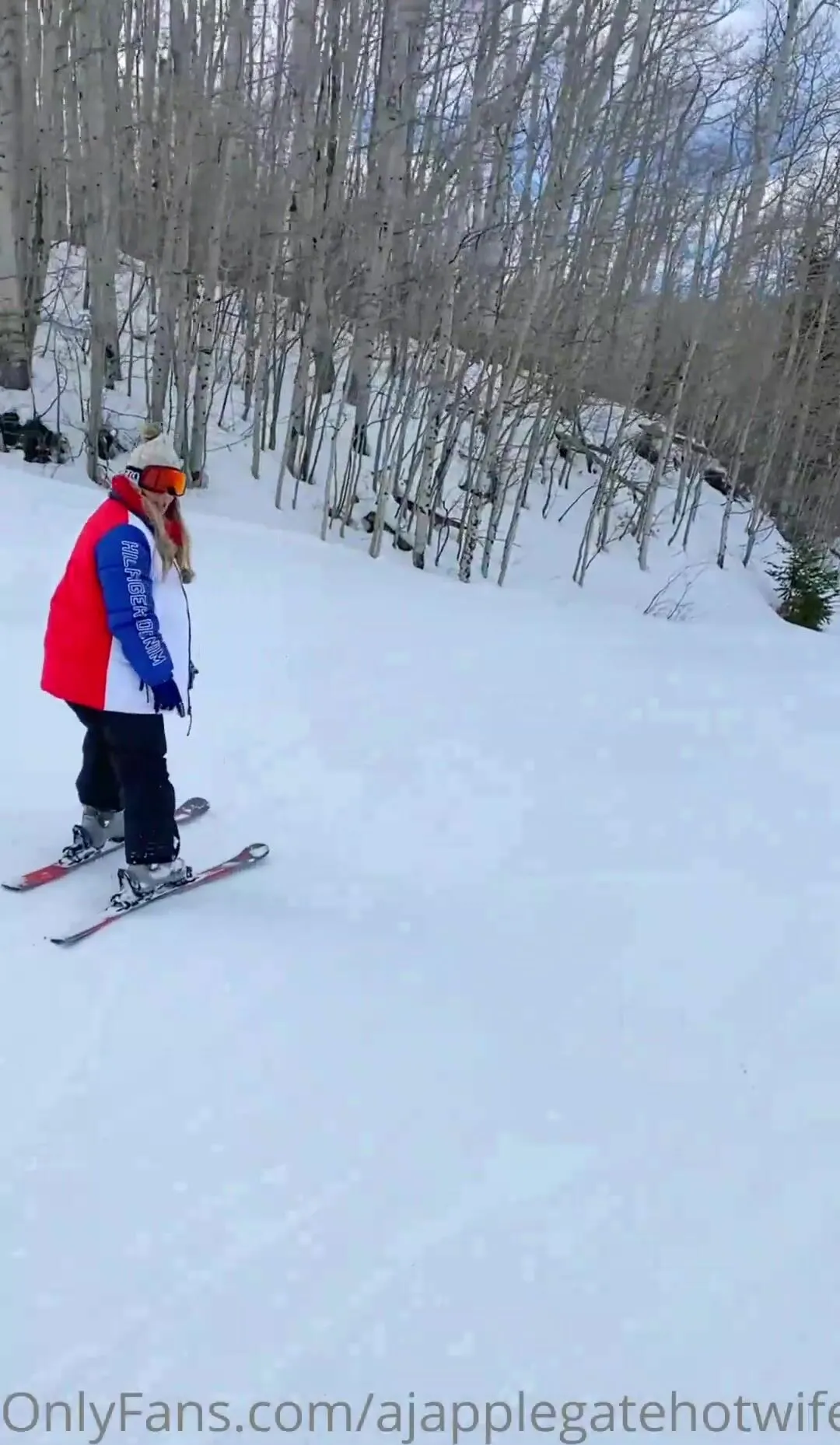 Ajapplegatelive My First Time Skiing In Aspen Ainda Bem Que Tenho Uma Bunda Grande xxx onlyfans porn videos