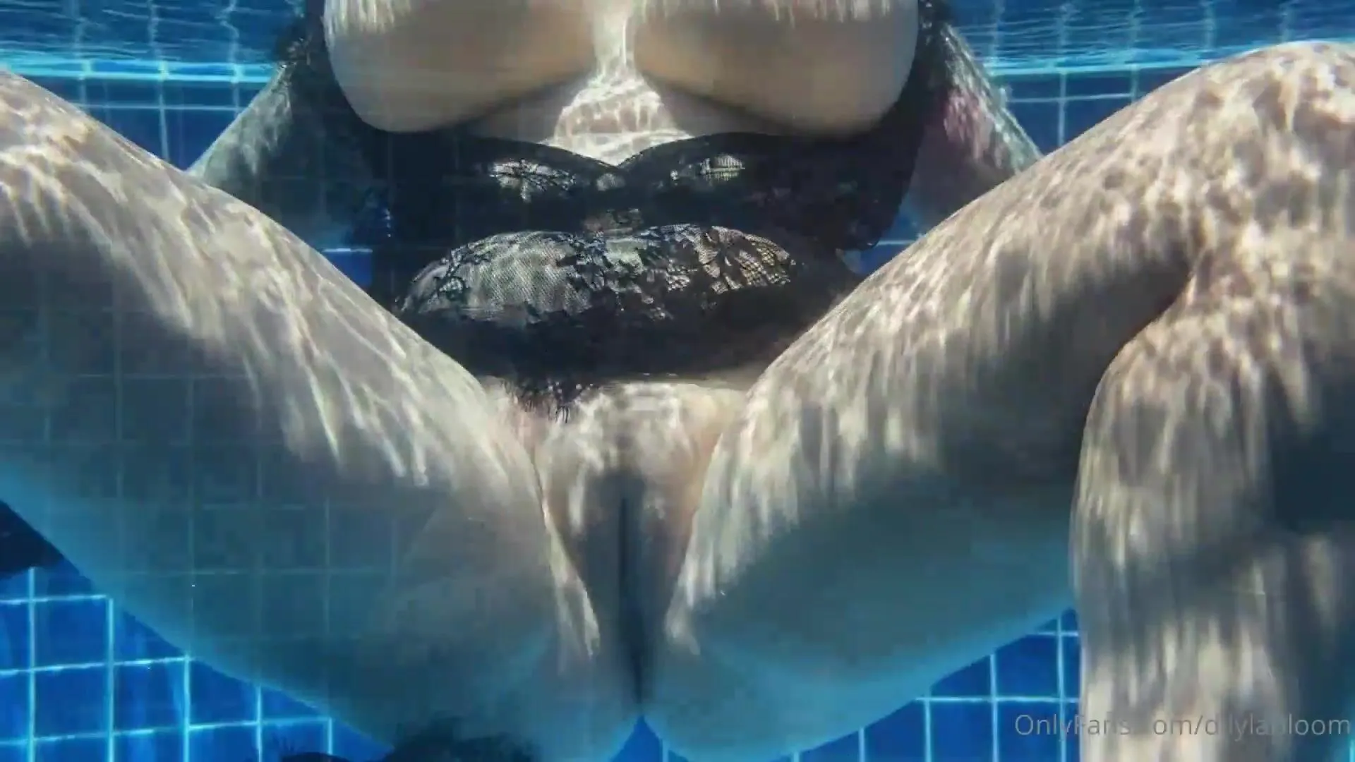 dilylabloom underwater fingering & boobs worship check your private messages or contact me xxx onlyfans porn videos