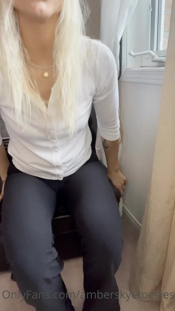 amberskyetoosies black toes tease onlyfans